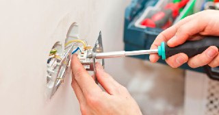 Электромонтажные работы Мончегорск цена 473 руб Электрика под ключ